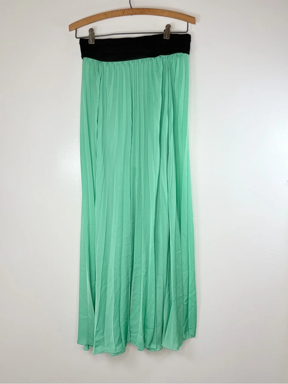 ZARA Woman Pleated Maxi Skirt